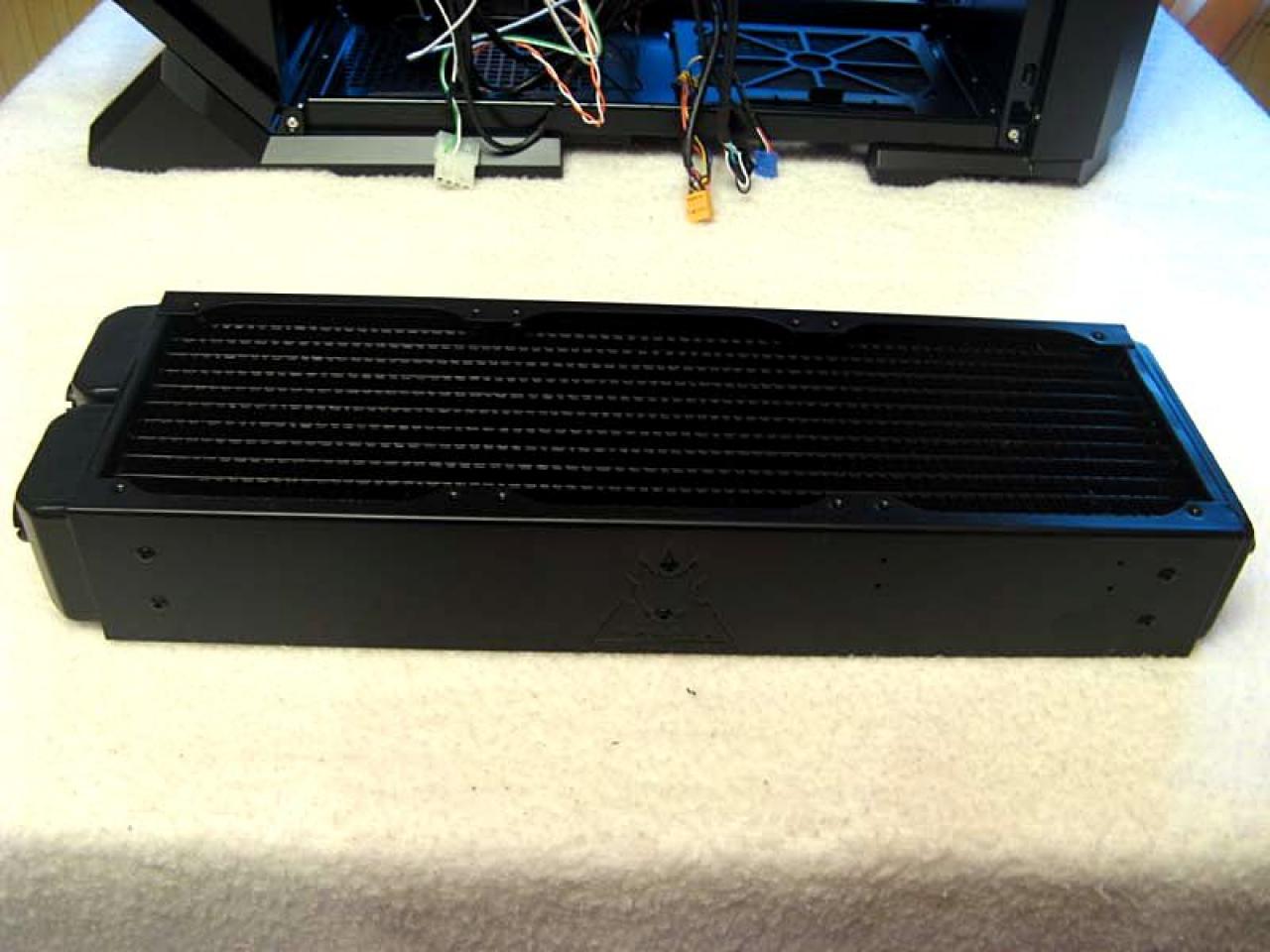 [09/10/2010] Des Rabens neue Kleider: Giftgrüne Casemod des Silverstone Raven (6)