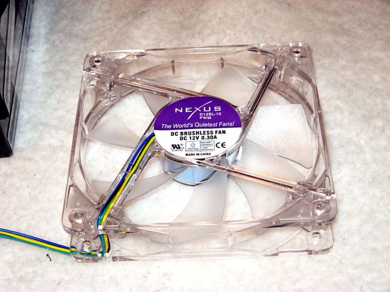 [09/10/2010] Des Rabens neue Kleider: Giftgrüne Casemod des Silverstone Raven (8)