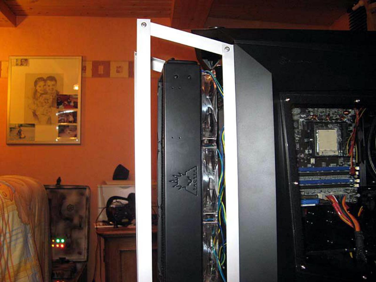 [09/10/2010] Des Rabens neue Kleider: Giftgrüne Casemod des Silverstone Raven (16)