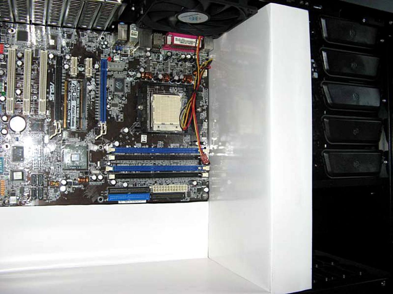 [09/10/2010] Des Rabens neue Kleider: Giftgrüne Casemod des Silverstone Raven (24)