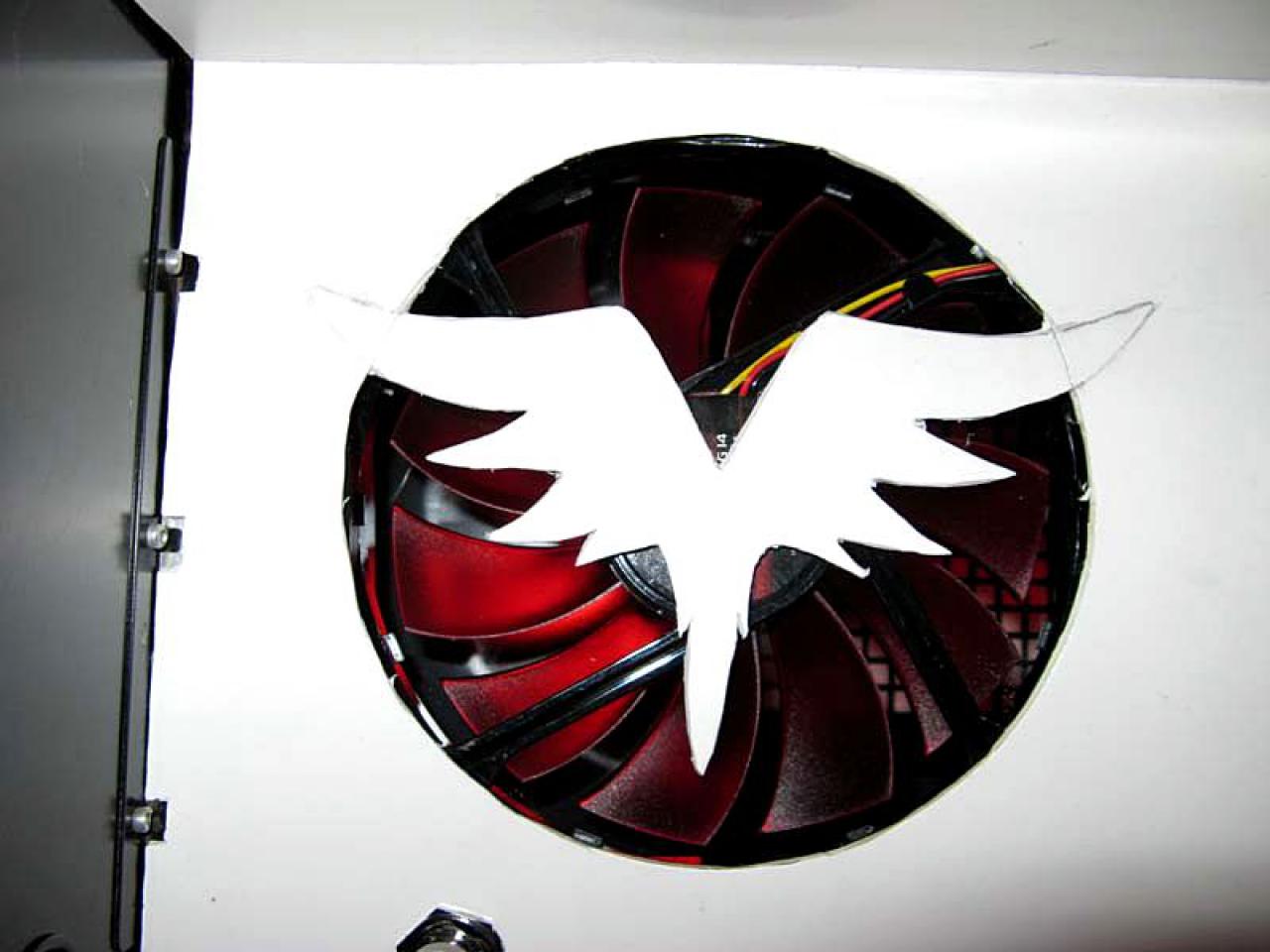 [09/10/2010] Des Rabens neue Kleider: Giftgrüne Casemod des Silverstone Raven (40)