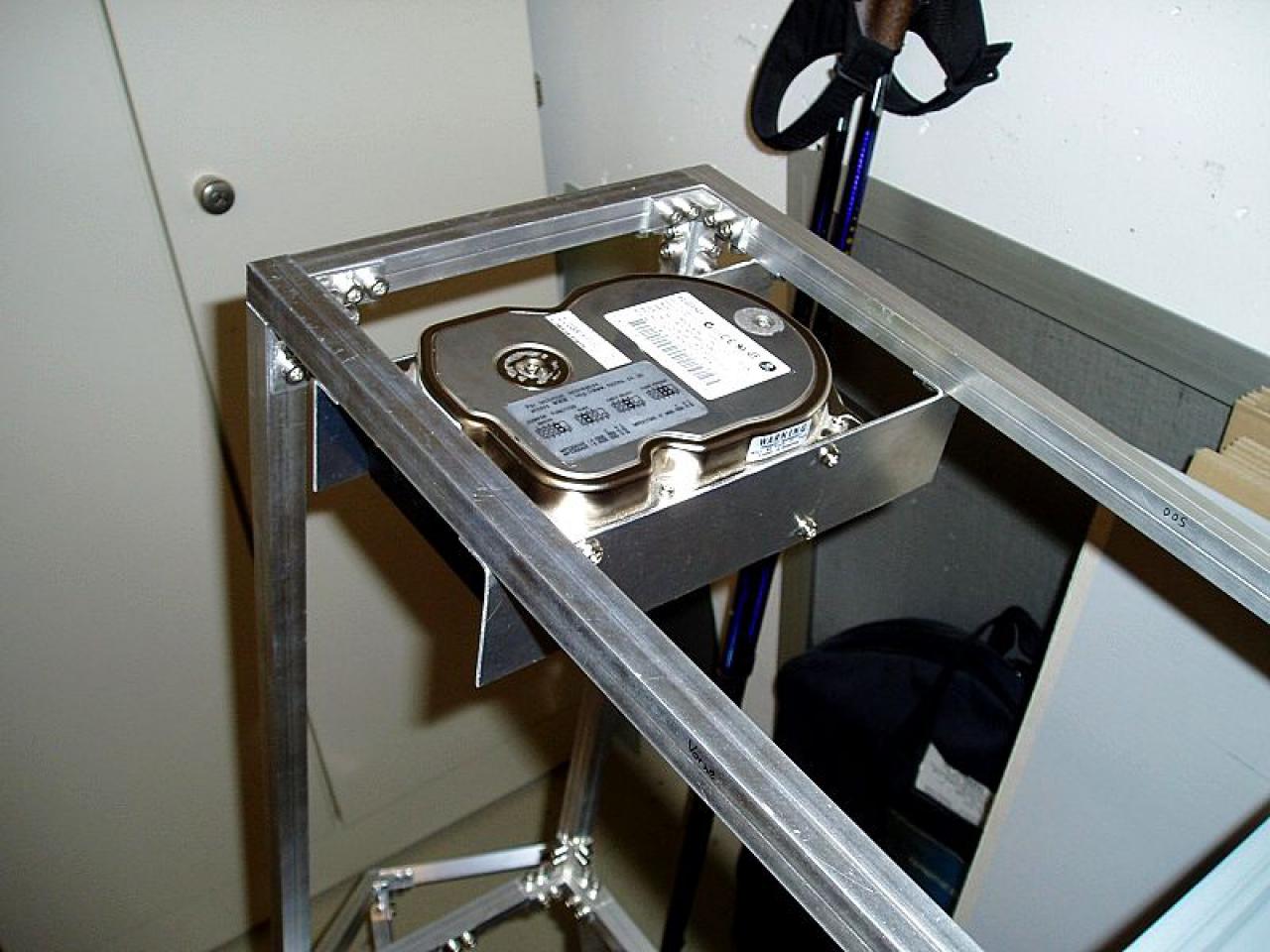 [10/10/2010] Verrückte Casecon: Drei Gehäuse für einen PC (12)