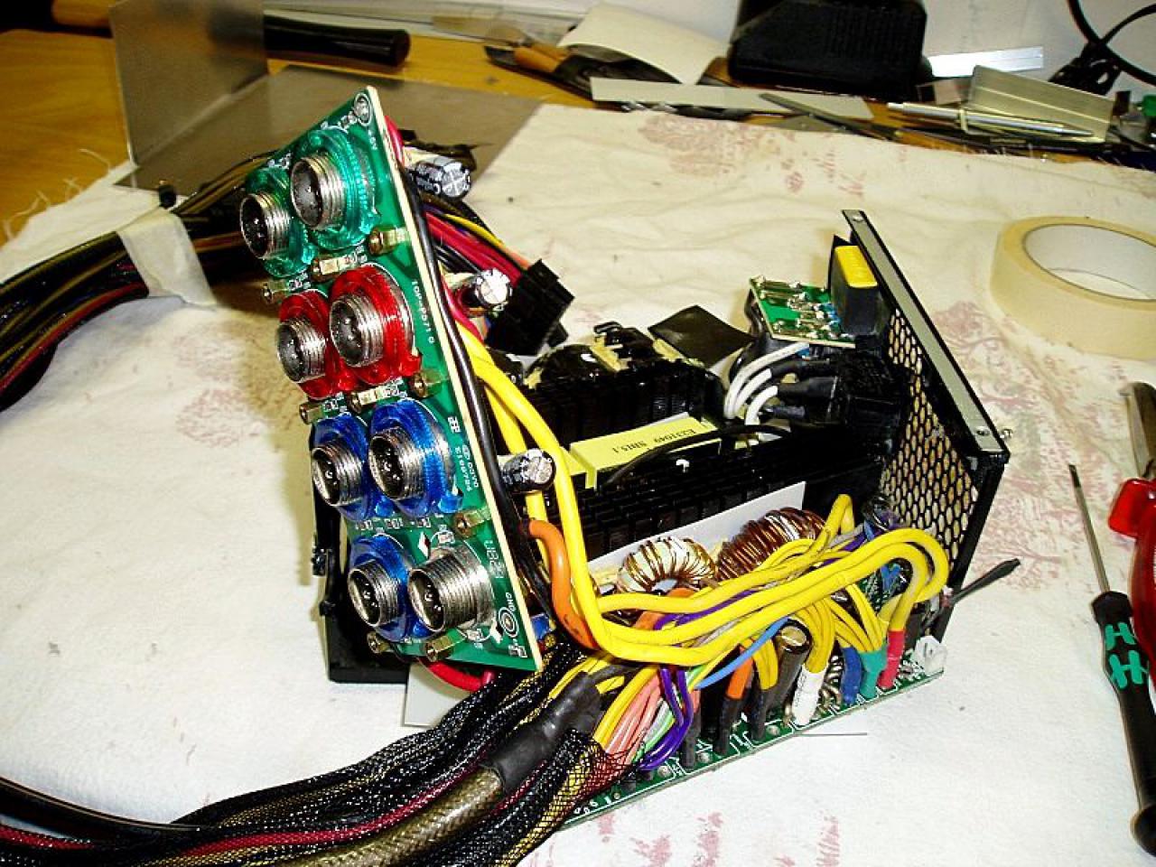 [10/10/2010] Verrückte Casecon: Drei Gehäuse für einen PC (14)