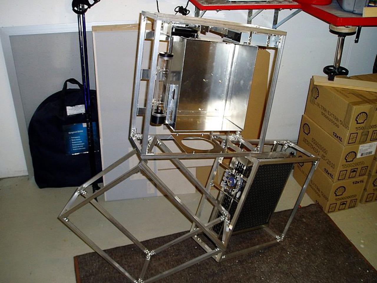 [10/10/2010] Verrückte Casecon: Drei Gehäuse für einen PC (23)