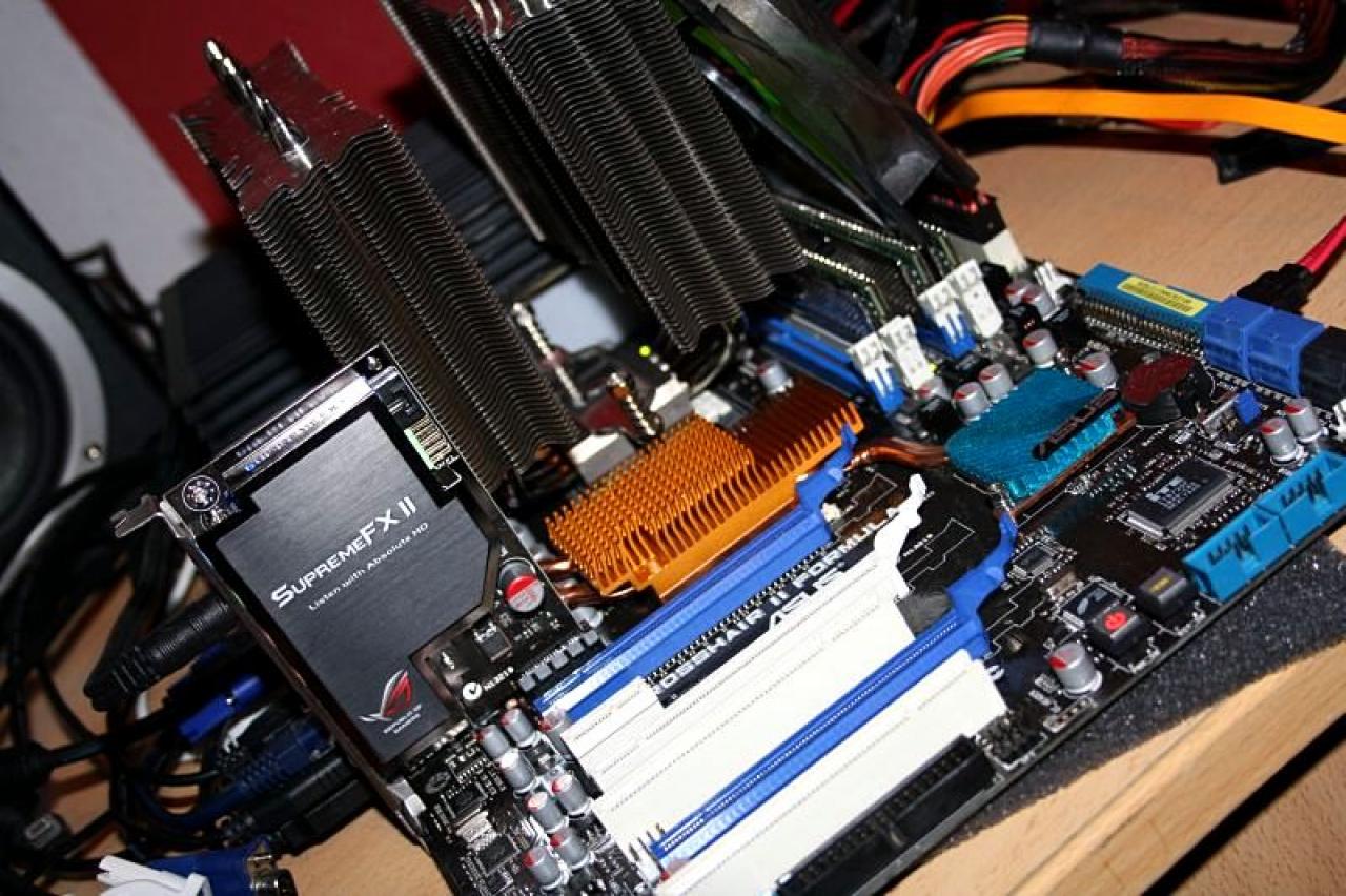 [22/10/2010] Kontrastreiche Lian-Li-Casemod: Schwarz trifft Weiß bei The Brightest Darkness (3)