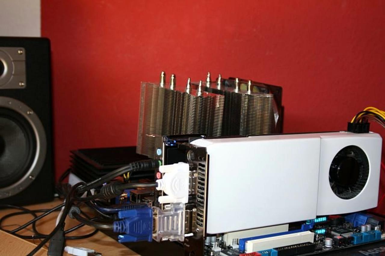 [22/10/2010] Kontrastreiche Lian-Li-Casemod: Schwarz trifft Weiß bei The Brightest Darkness (6)