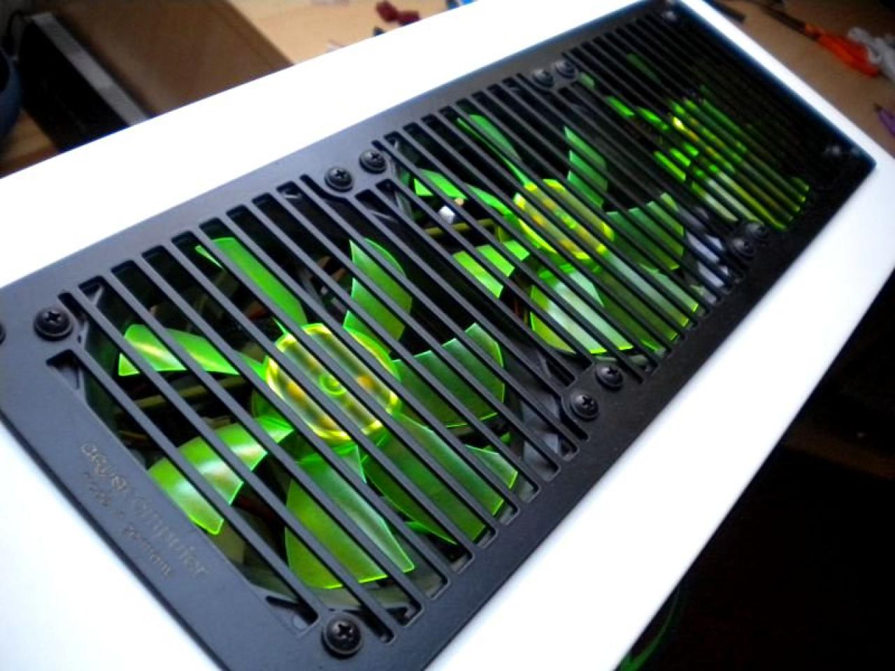 [22/10/2010] Kontrastreiche Lian-Li-Casemod: Schwarz trifft Weiß bei The Brightest Darkness (20)