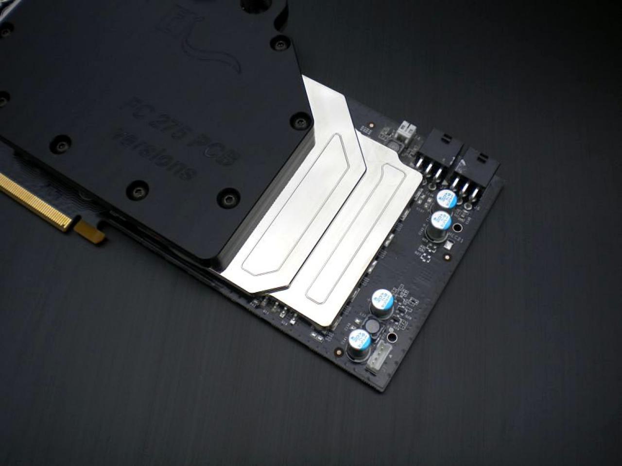 [22/10/2010] Kontrastreiche Lian-Li-Casemod: Schwarz trifft Weiß bei The Brightest Darkness (40)