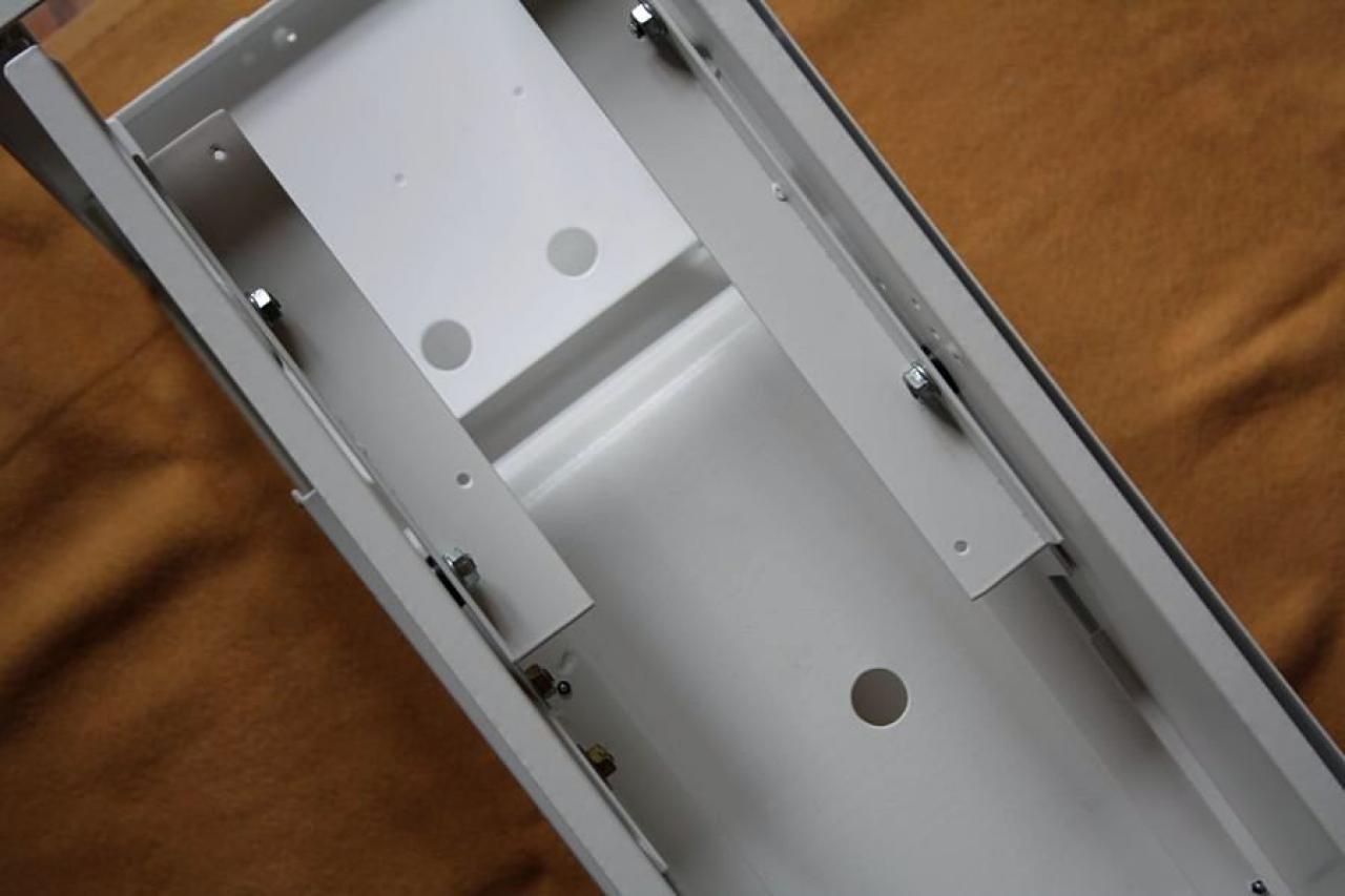 [22/10/2010] Kontrastreiche Lian-Li-Casemod: Schwarz trifft Weiß bei The Brightest Darkness (49)
