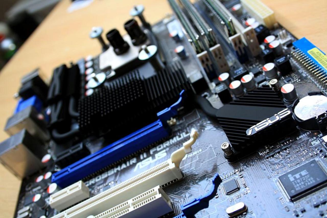 [22/10/2010] Kontrastreiche Lian-Li-Casemod: Schwarz trifft Weiß bei The Brightest Darkness (51)