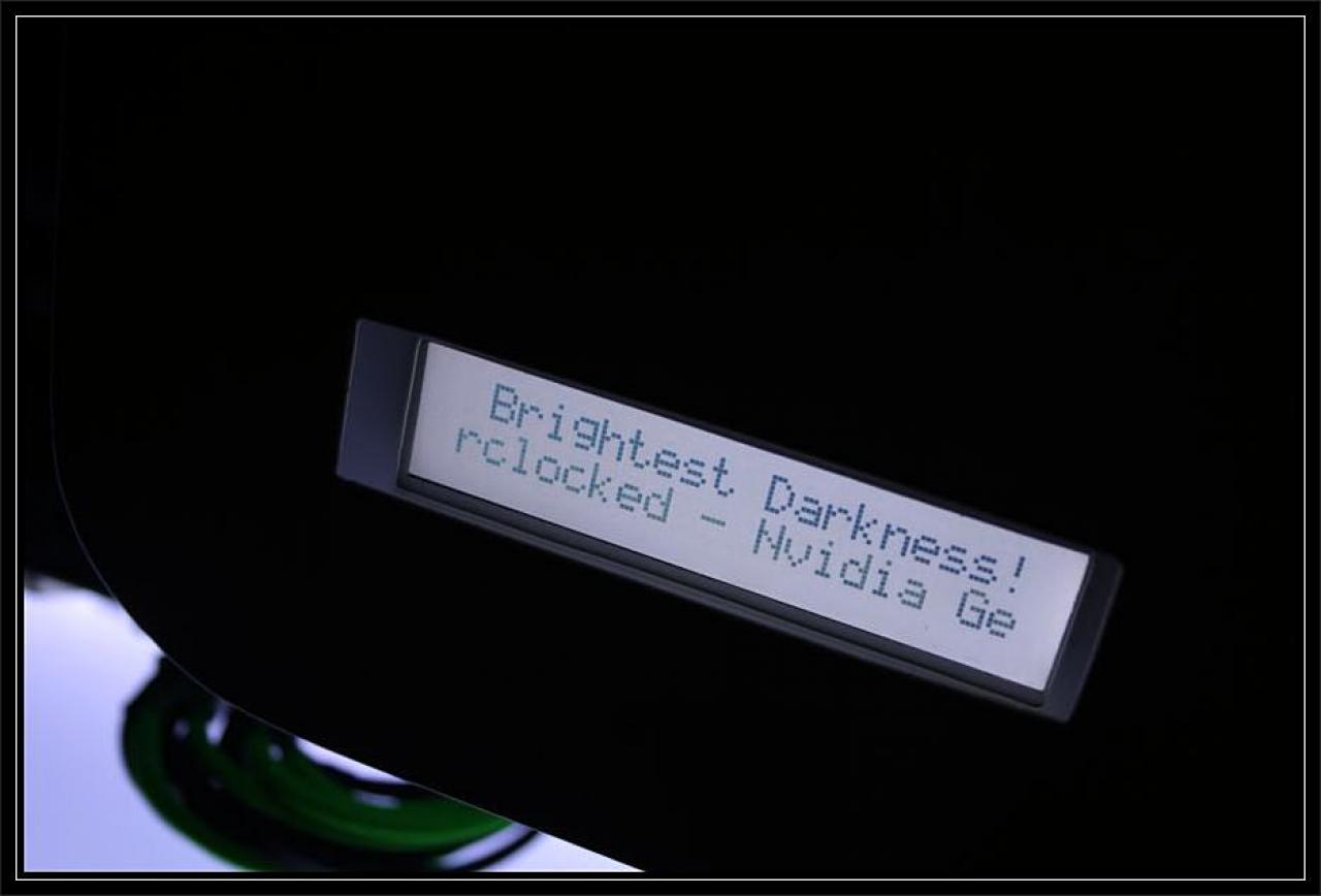[22/10/2010] Kontrastreiche Lian-Li-Casemod: Schwarz trifft Weiß bei The Brightest Darkness (56)