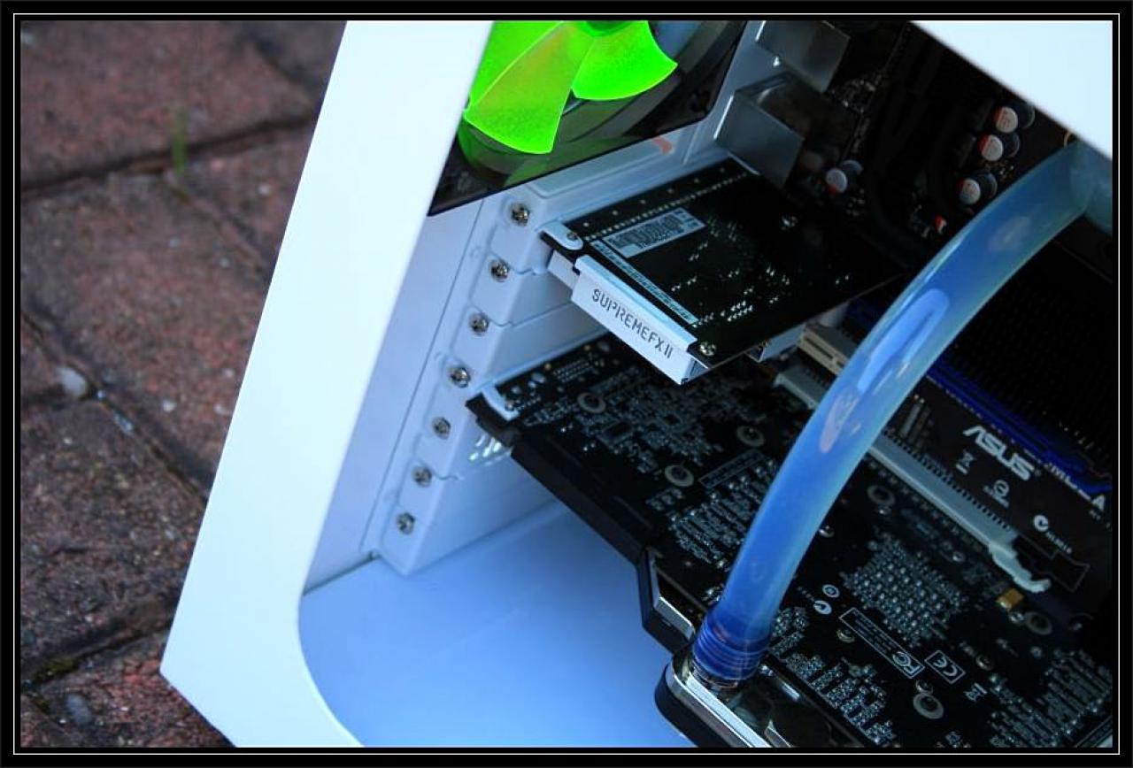 [22/10/2010] Kontrastreiche Lian-Li-Casemod: Schwarz trifft Weiß bei The Brightest Darkness (60)