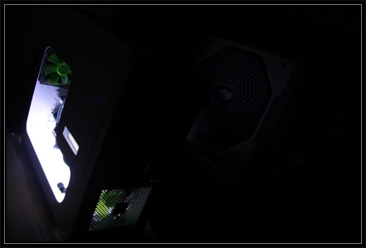 [22/10/2010] Kontrastreiche Lian-Li-Casemod: Schwarz trifft Weiß bei The Brightest Darkness (61)