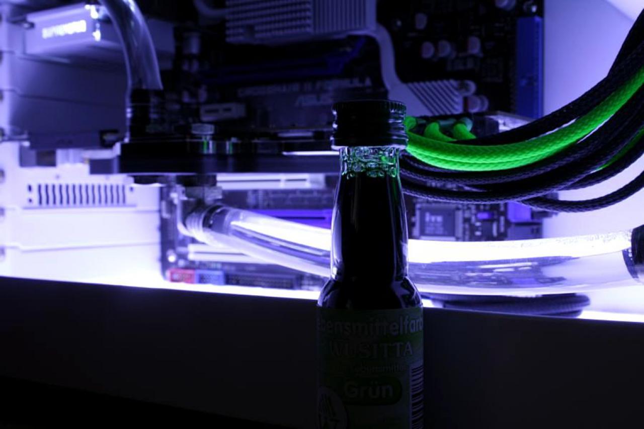 [22/10/2010] Kontrastreiche Lian-Li-Casemod: Schwarz trifft Weiß bei The Brightest Darkness (70)