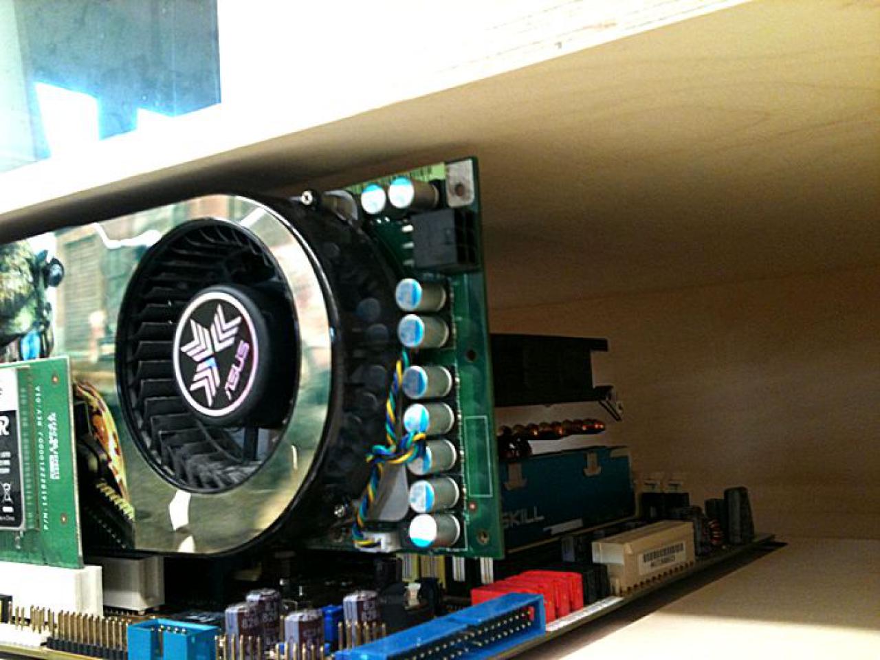 [31/10/2010] (Fast) Unsichtbarer HTPC: PC und Lautsprecher in einem Gehäuse (11)