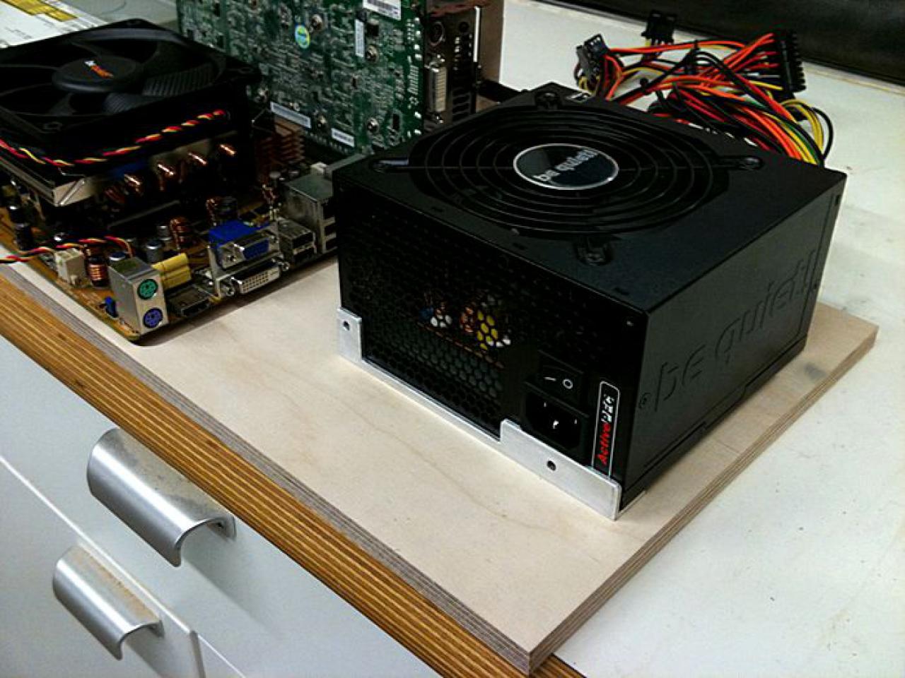 [31/10/2010] (Fast) Unsichtbarer HTPC: PC und Lautsprecher in einem Gehäuse (12)