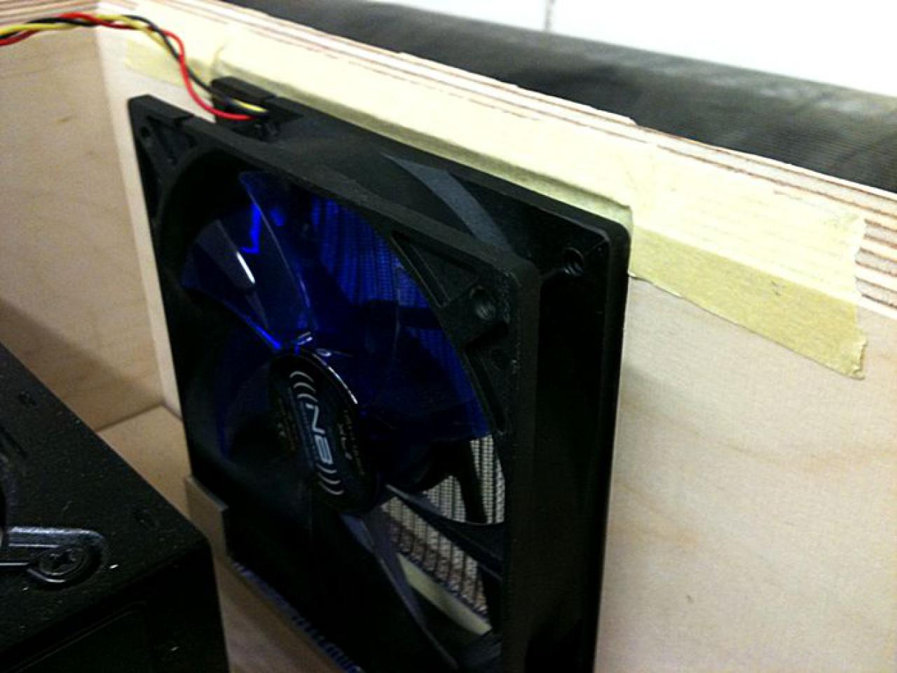 [31/10/2010] (Fast) Unsichtbarer HTPC: PC und Lautsprecher in einem Gehäuse (15)