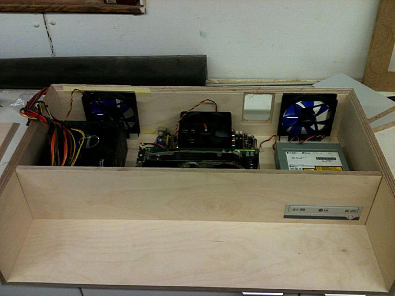 [31/10/2010] (Fast) Unsichtbarer HTPC: PC und Lautsprecher in einem Gehäuse (17)