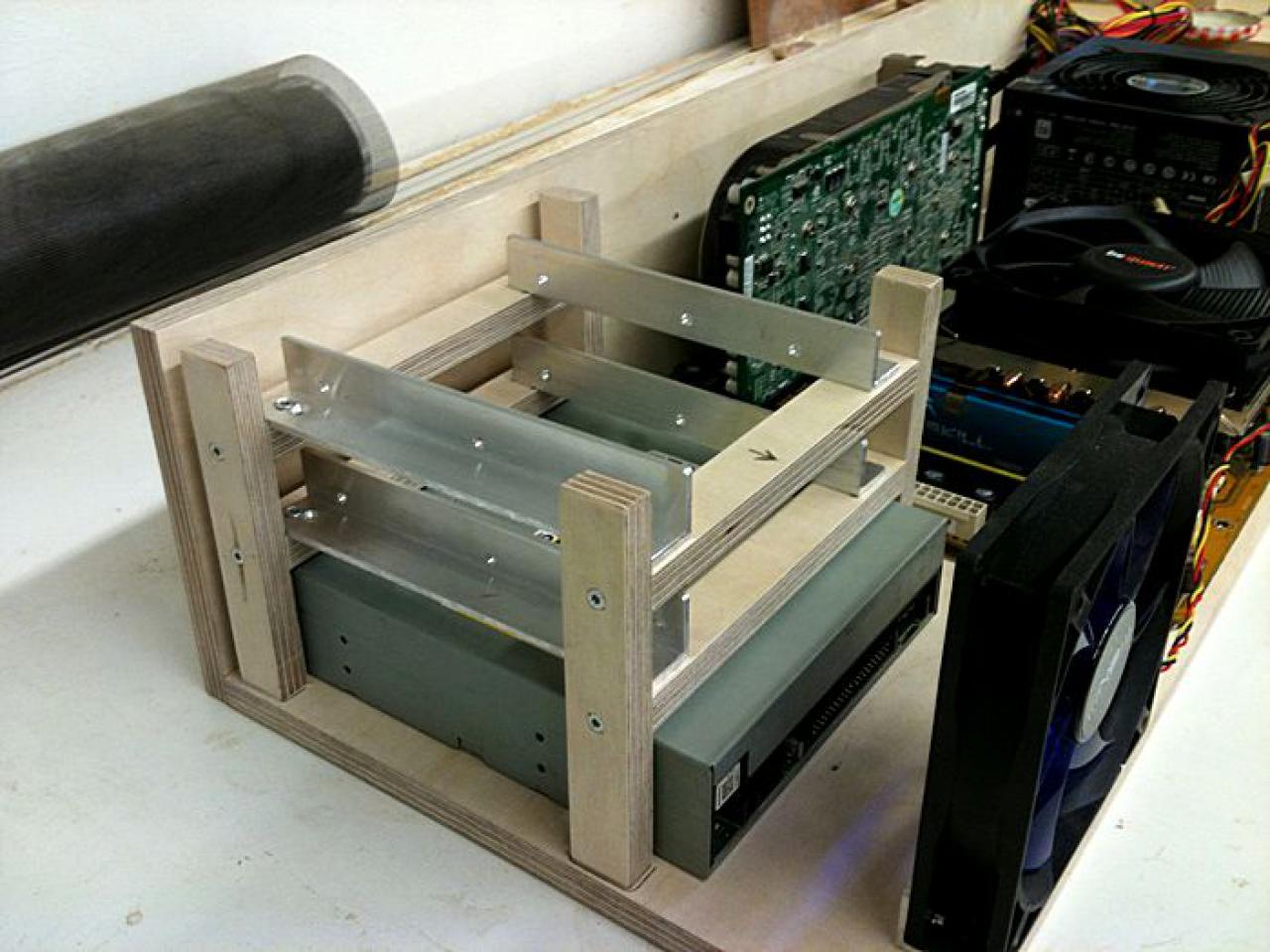 [31/10/2010] (Fast) Unsichtbarer HTPC: PC und Lautsprecher in einem Gehäuse (20)