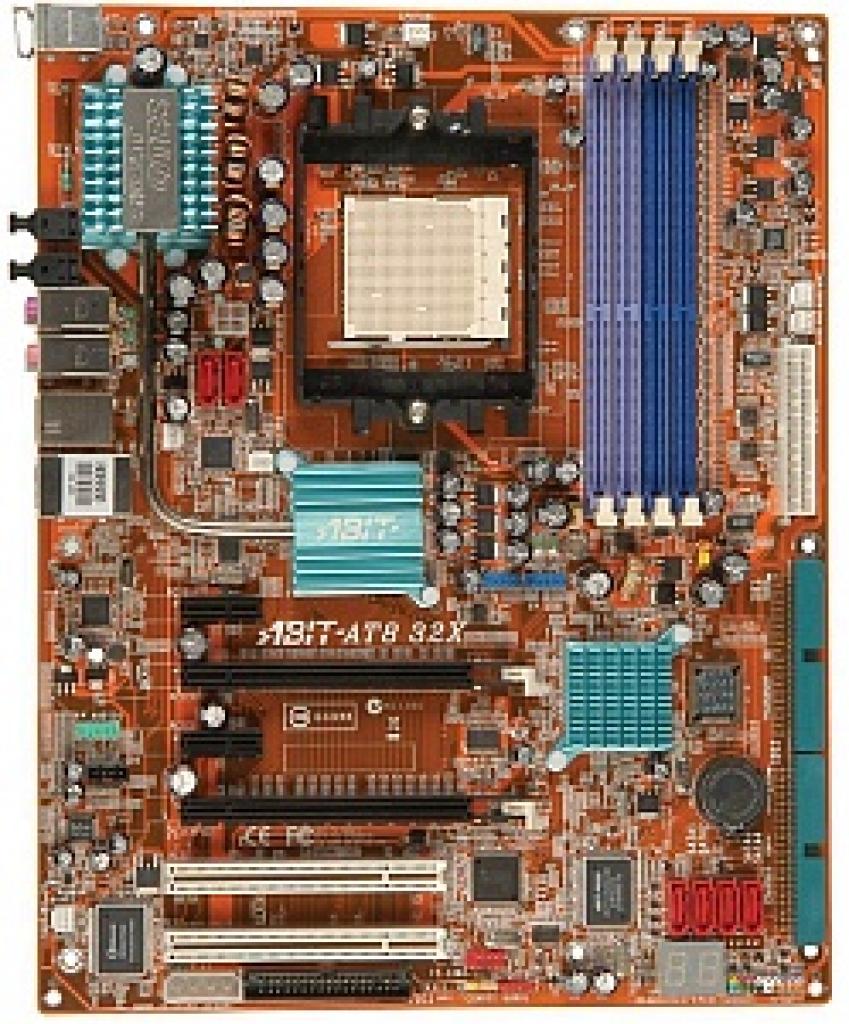 [22/11/2010] Platz 20: Abit AT8 32X 939 ATI Crossfire: Fand sich in vielen gehäusen wieder. Abit damals noch Top und AMD mit guten CPUs am Start.