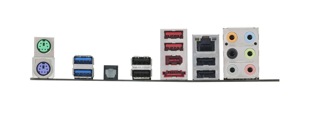 [19/11/2010] Asus P8P67-M: Immerhin sitzen zwei USB-3.0-Ports im I/O-Bereich. Außerdem: Firewire und E-SATA.