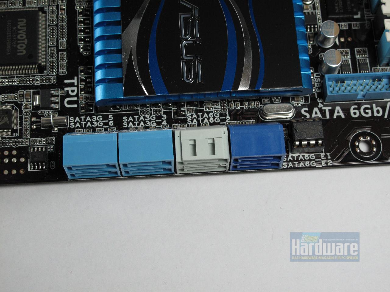 [17/11/2010] Asus P8P67 Deluxe 07