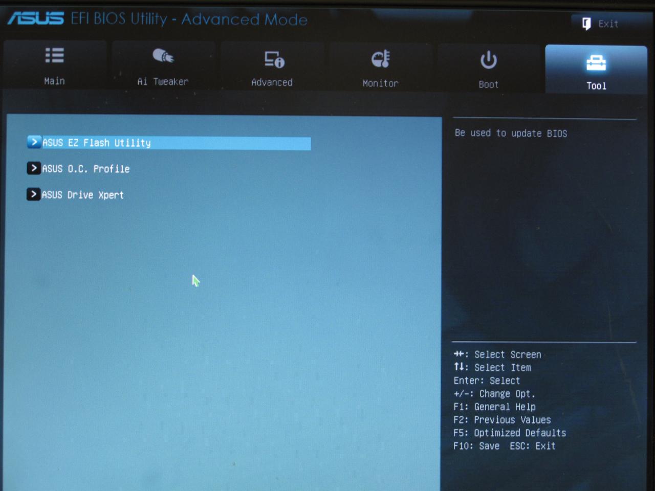 [17/11/2010] Asus UEFI 15 