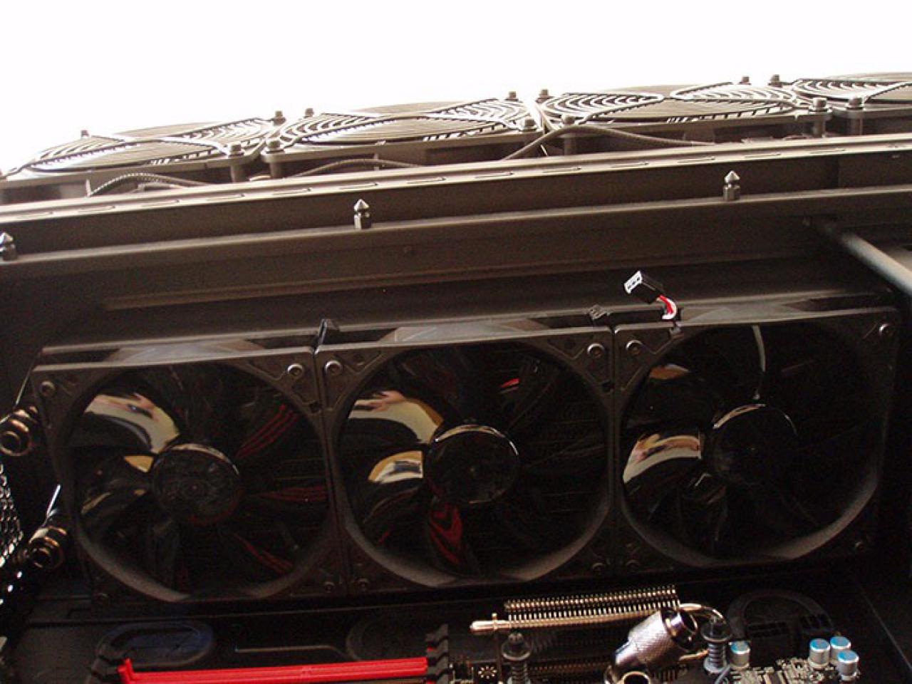[05/11/2010] Casemod Behemoth Projekt: Black Industrial meets Mutter aller Mainboards EVGA SR-2 (25)
