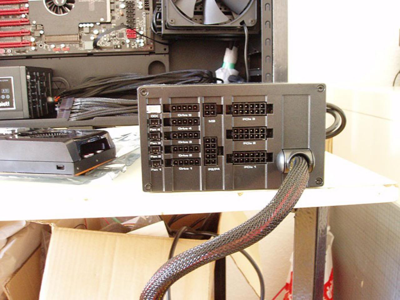 [05/11/2010] Casemod Behemoth Projekt: Black Industrial meets Mutter aller Mainboards EVGA SR-2 (28)