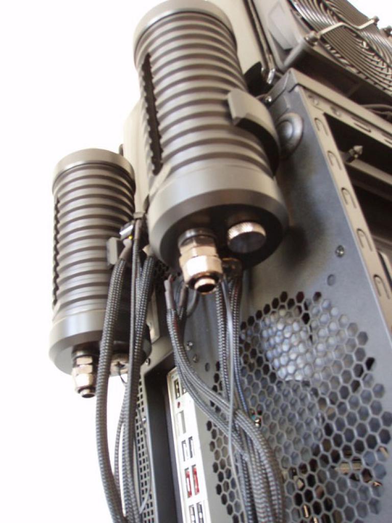 [05/11/2010] Casemod Behemoth Projekt: Black Industrial meets Mutter aller Mainboards EVGA SR-2 (29)
