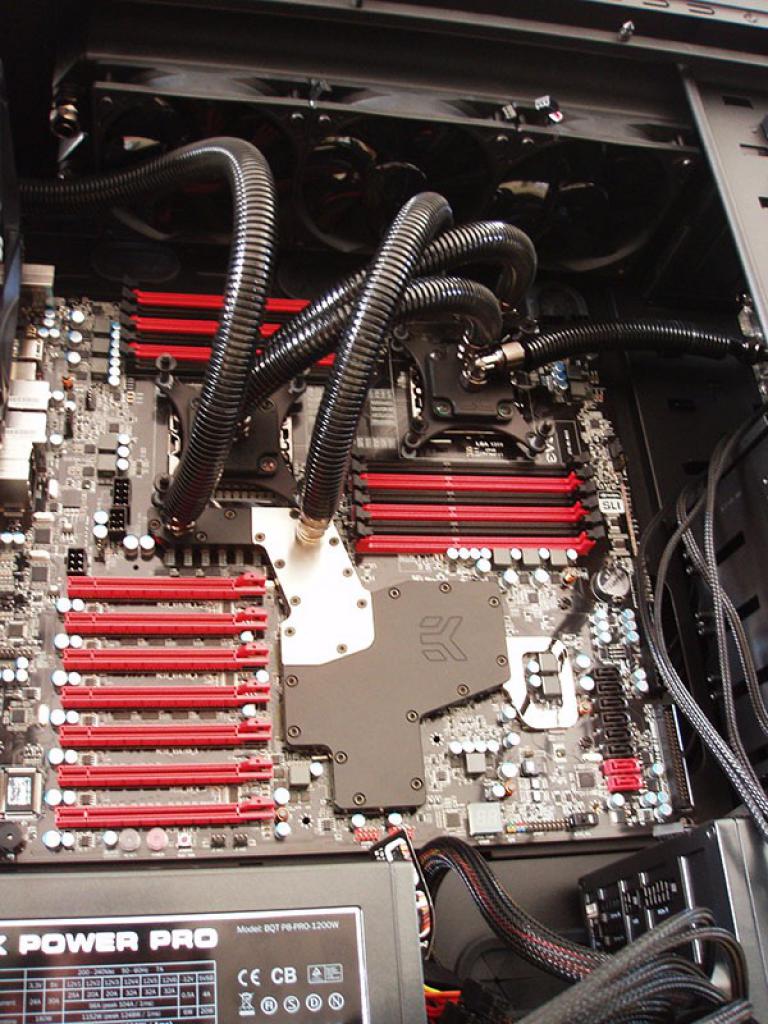 [05/11/2010] Casemod Behemoth Projekt: Black Industrial meets Mutter aller Mainboards EVGA SR-2 (44)