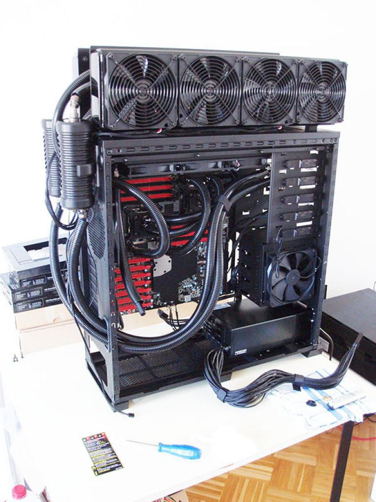 [05/11/2010] Casemod Behemoth Projekt: Black Industrial meets Mutter aller Mainboards EVGA SR-2 (49)