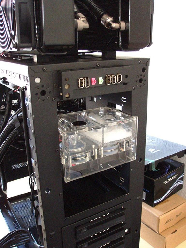 [05/11/2010] Casemod Behemoth Projekt: Black Industrial meets Mutter aller Mainboards EVGA SR-2 (51)