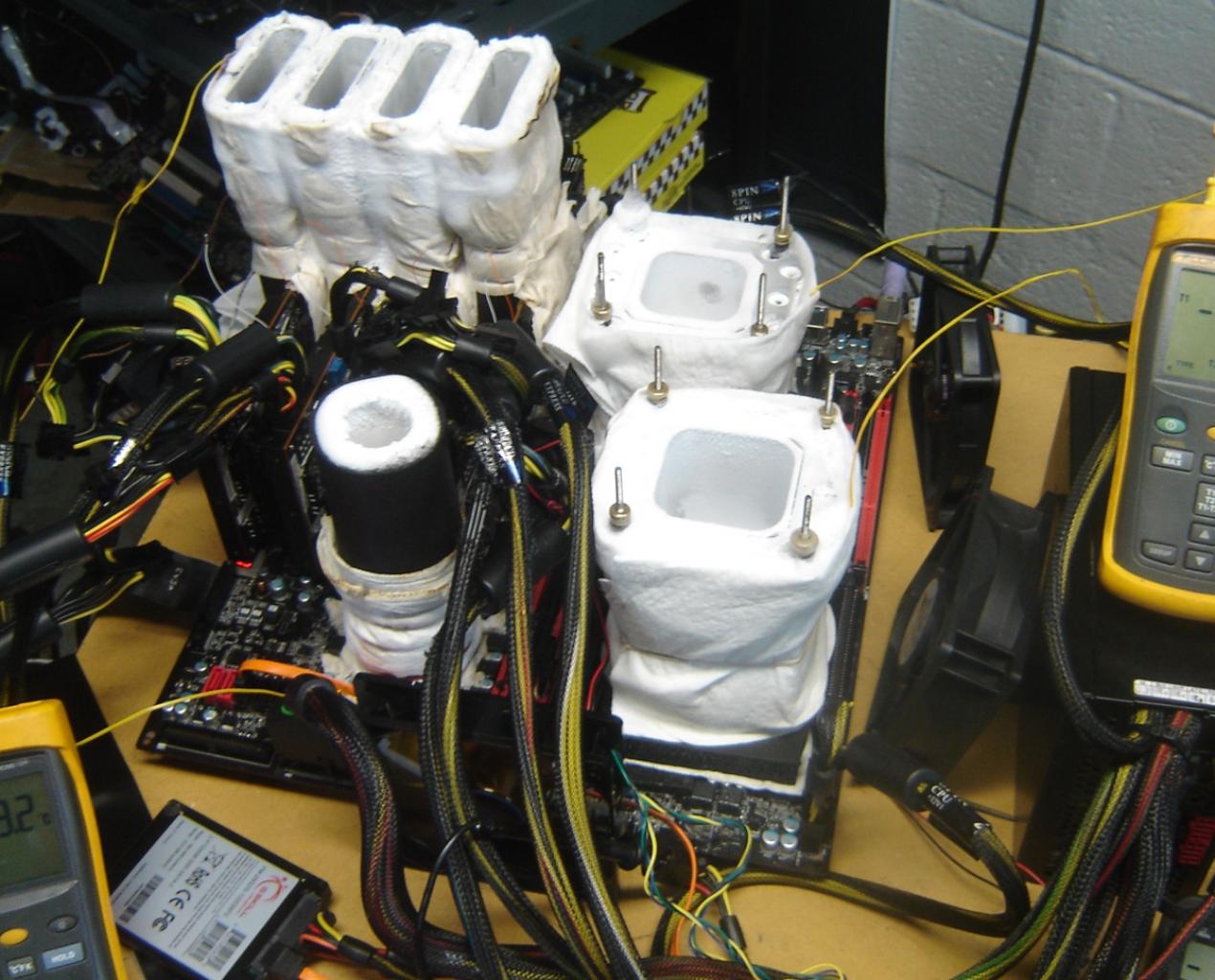[25/11/2010] Nvidia Geforce GTX 580 im 4-Way-SLI: Neuer Weltrekord im 3D Mark Vantage (3)