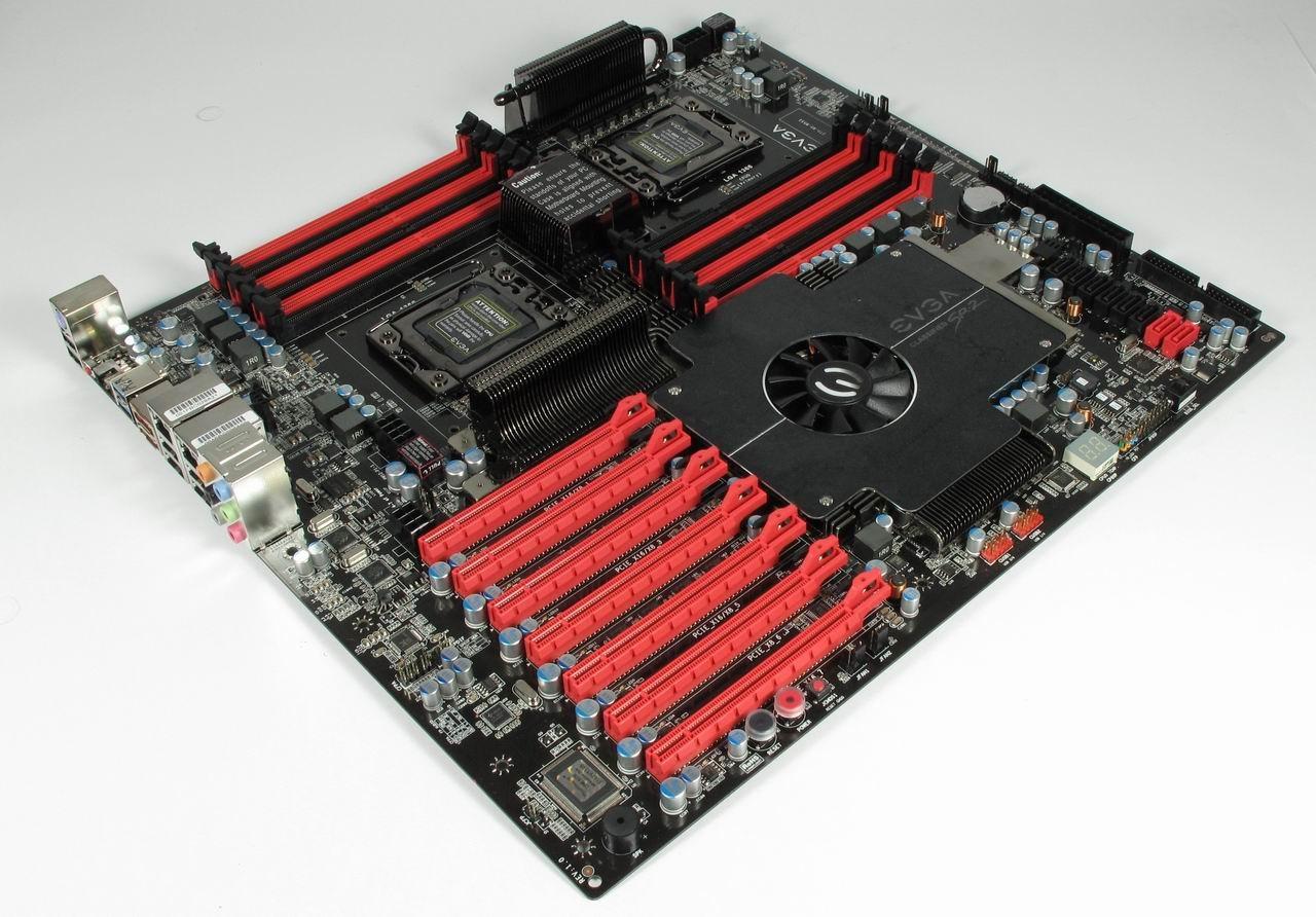 [04/11/2010] EVGA SR2: Zwei Sockel und viermal 16 PCI-Express-Lanes - was will man mehr?
