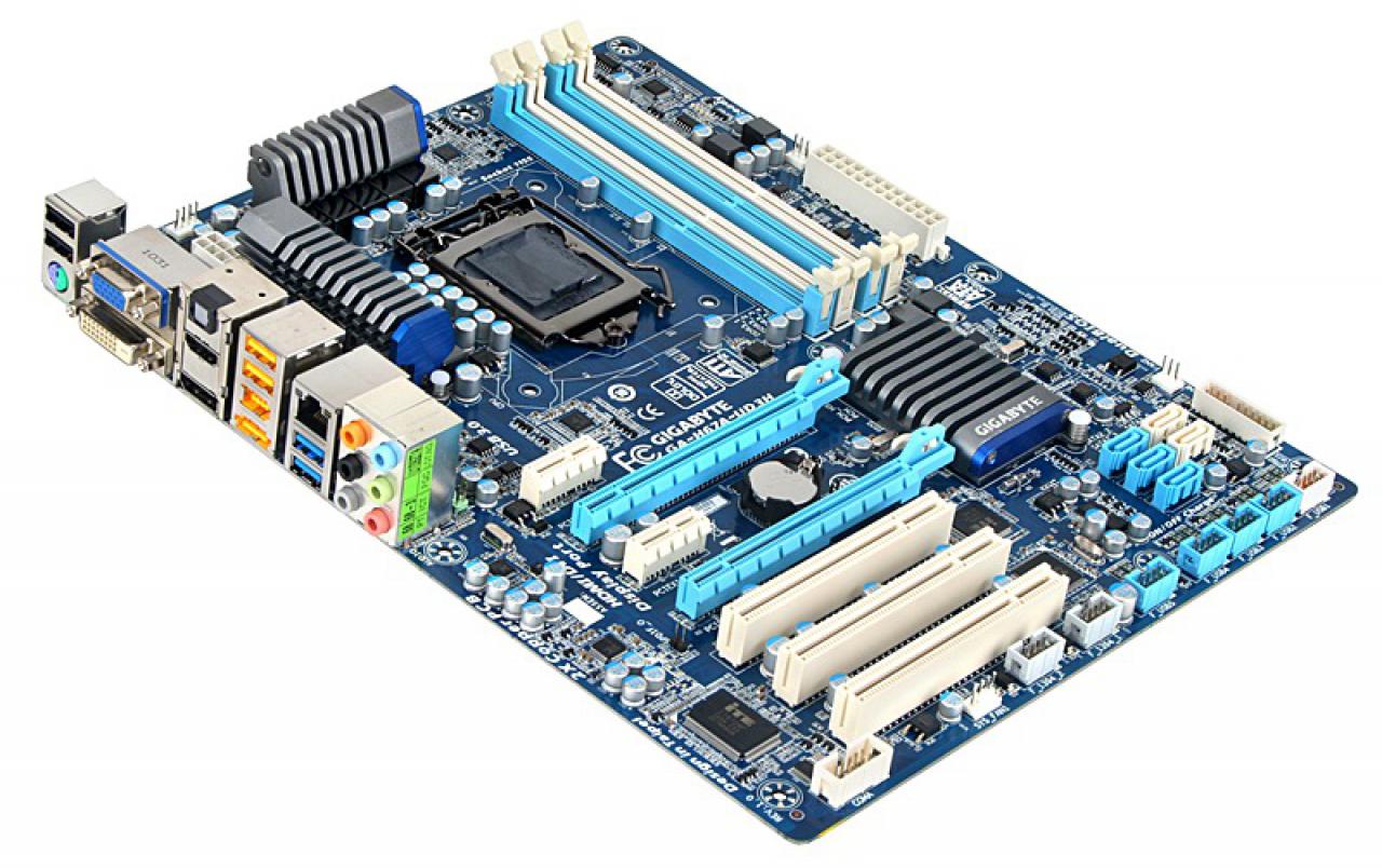 [19/11/2010] Gigabyte H67A-UD3H: HDMI, DVI, D-Sub und sogar Display-Port