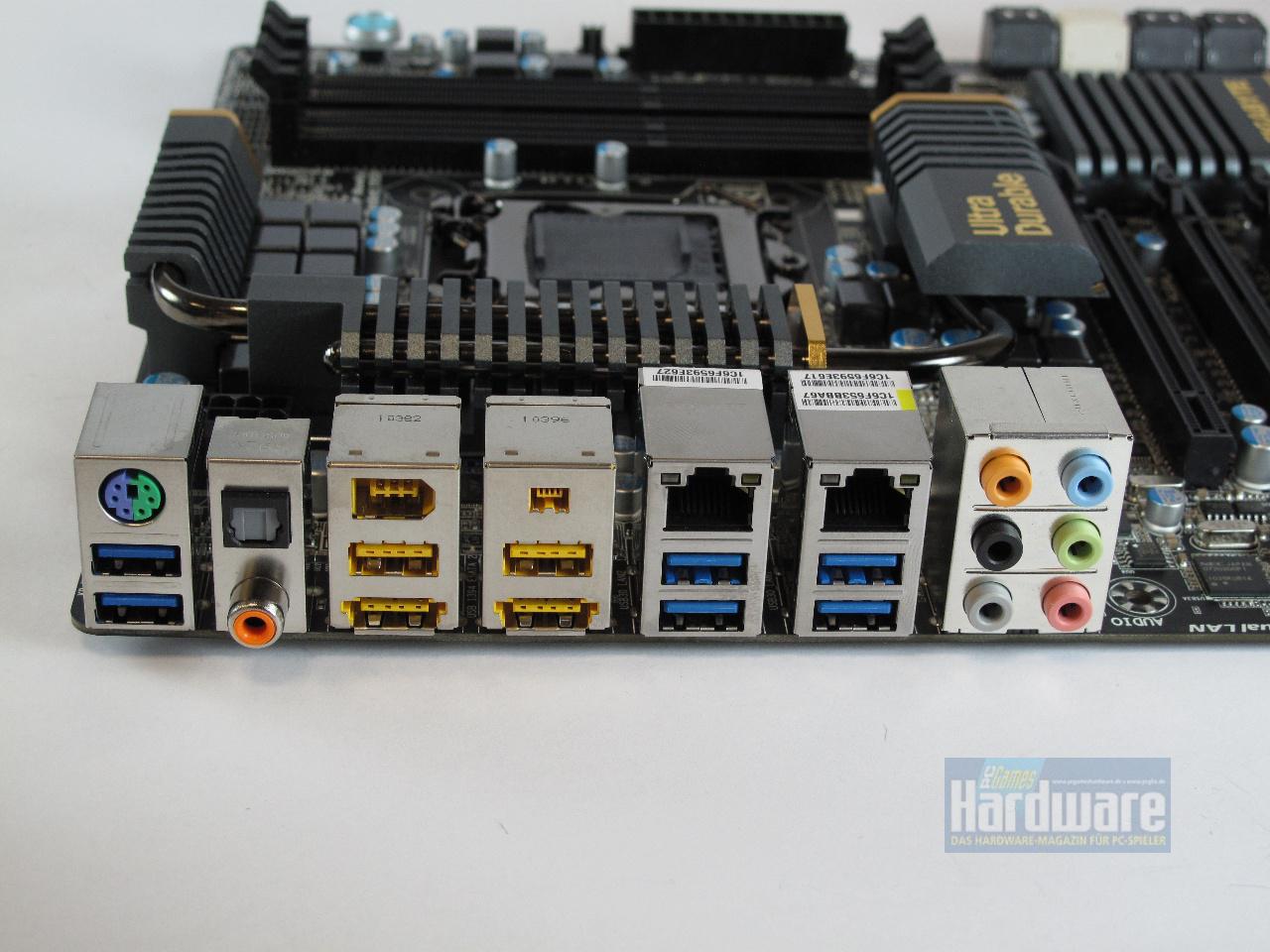 [22/11/2010] Gigabyte P67A-UD7 03
