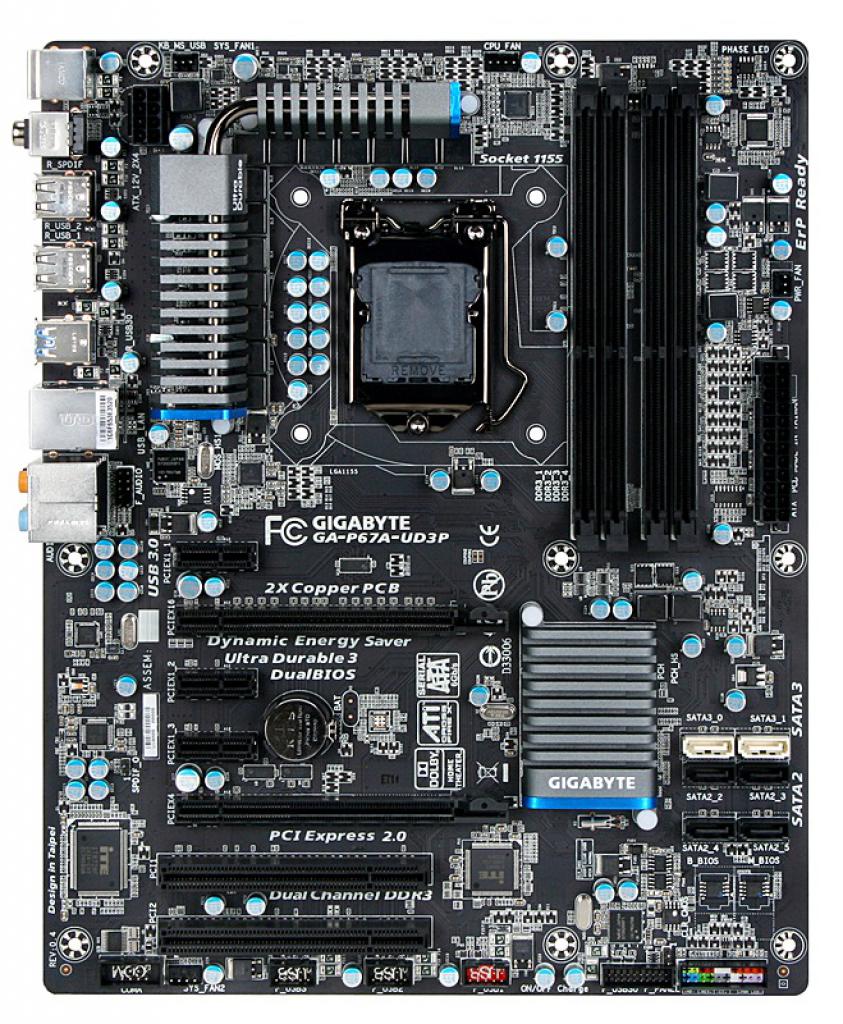 [19/11/2010] Gigabyte P67A-UD3P: Unten am Rand liegt ein Anschluss für Front-USB-3.0 samt zweitem NEC-Chip.