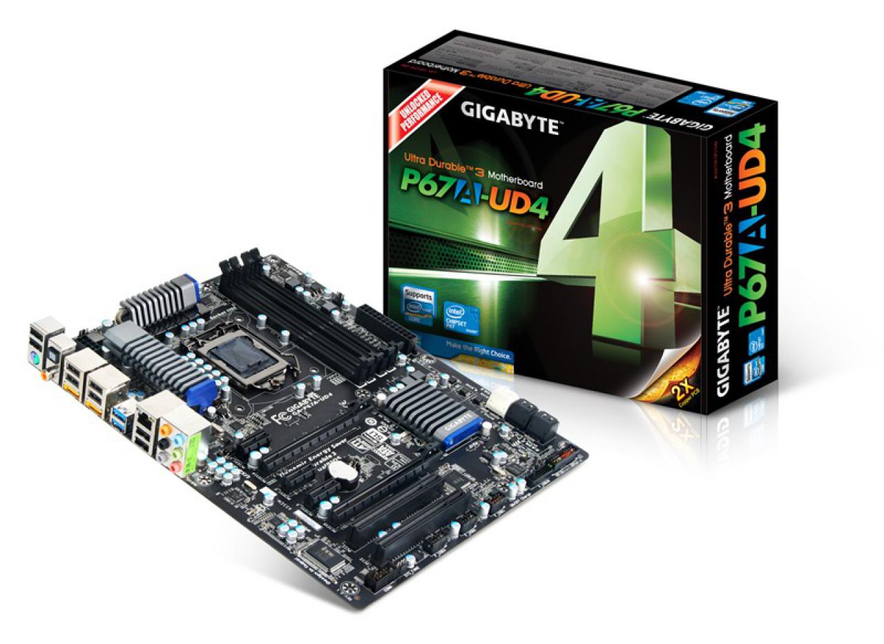 [19/11/2010] Gigabyte P67A-UD4: Anders als bei P67A-UD3R und P67A-UD3P sind hier zwei E-SATA-Anschlüsse vorhanden.
