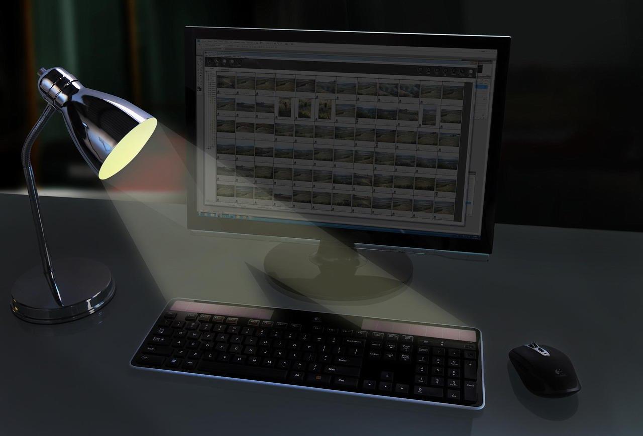[02/11/2010] Logitech Wireless Solar Keyboard K750 (1) (2)