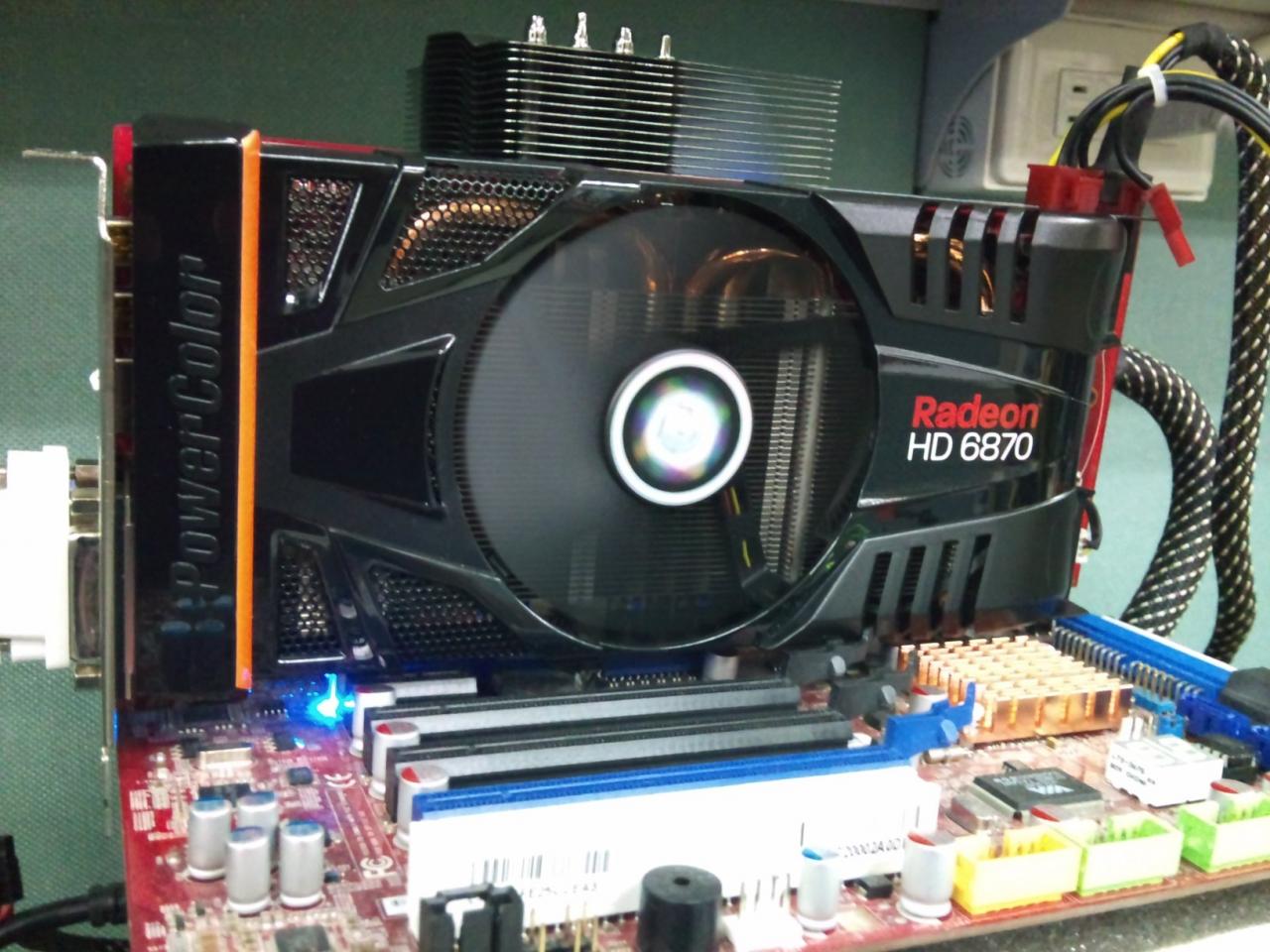[12/11/2010] Powercolor Radeon HD 6870 PCS+ (2)