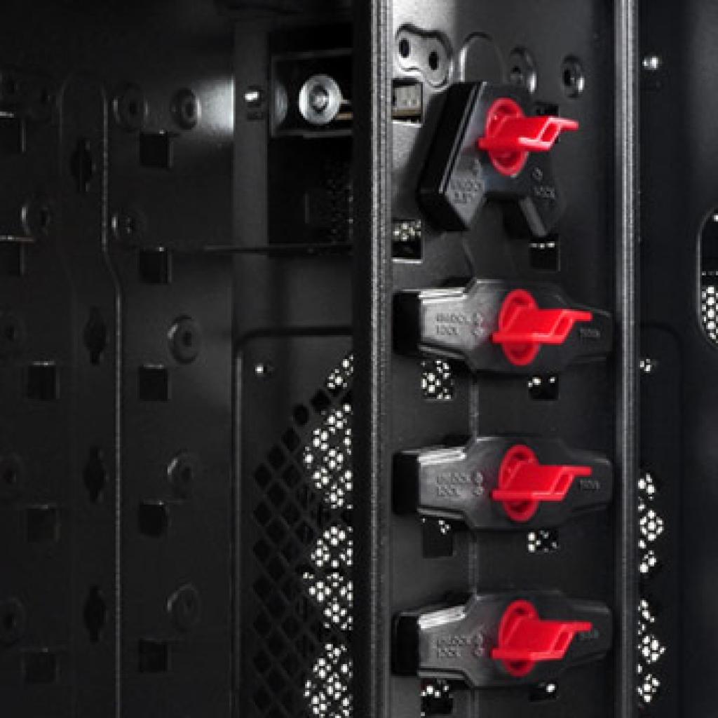 [22/11/2010] Thermaltake Dokker (7)