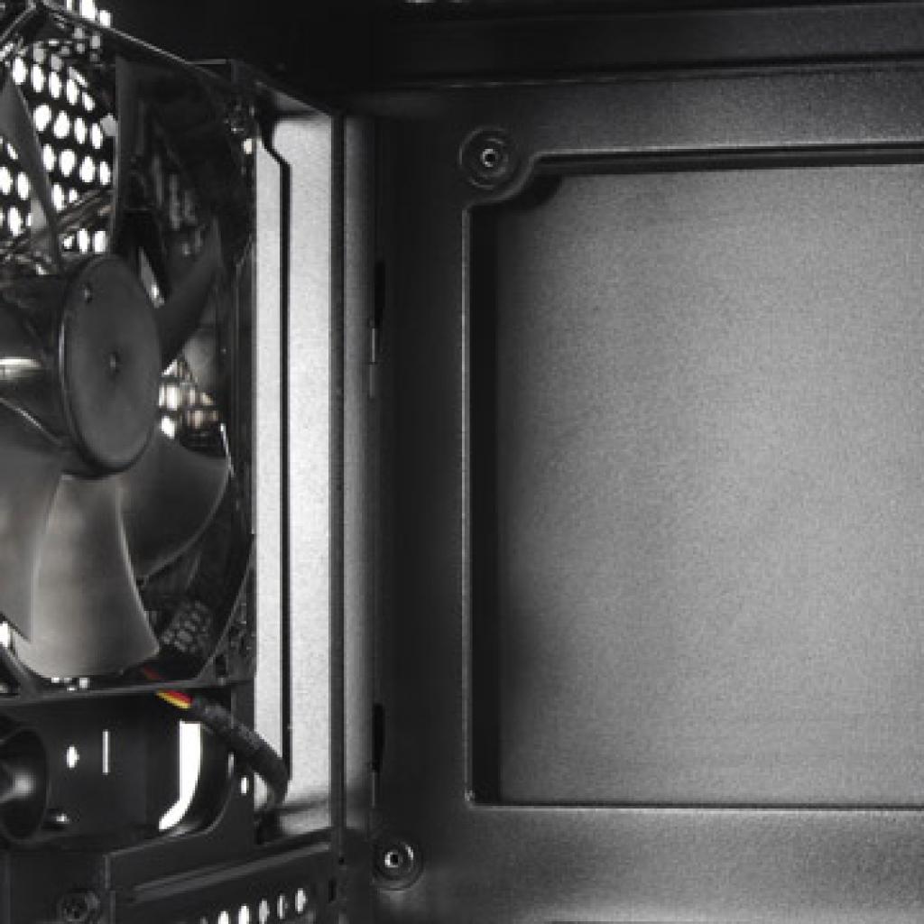 [22/11/2010] Thermaltake Dokker (9)
