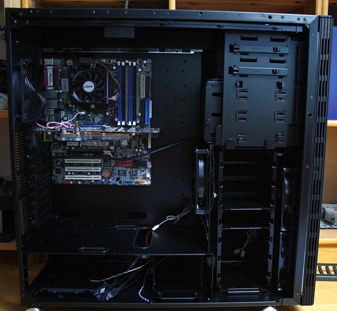 [26/11/2010] Luxuriöse Casemod eines Lian Li V2120X im Lochgitter-Design (2)
