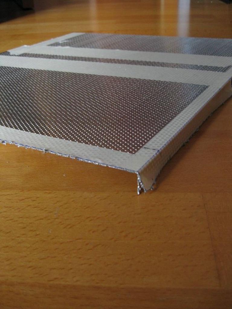 [26/11/2010] Luxuriöse Casemod eines Lian Li V2120X im Lochgitter-Design (7)