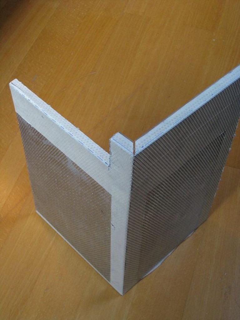 [26/11/2010] Luxuriöse Casemod eines Lian Li V2120X im Lochgitter-Design (17)