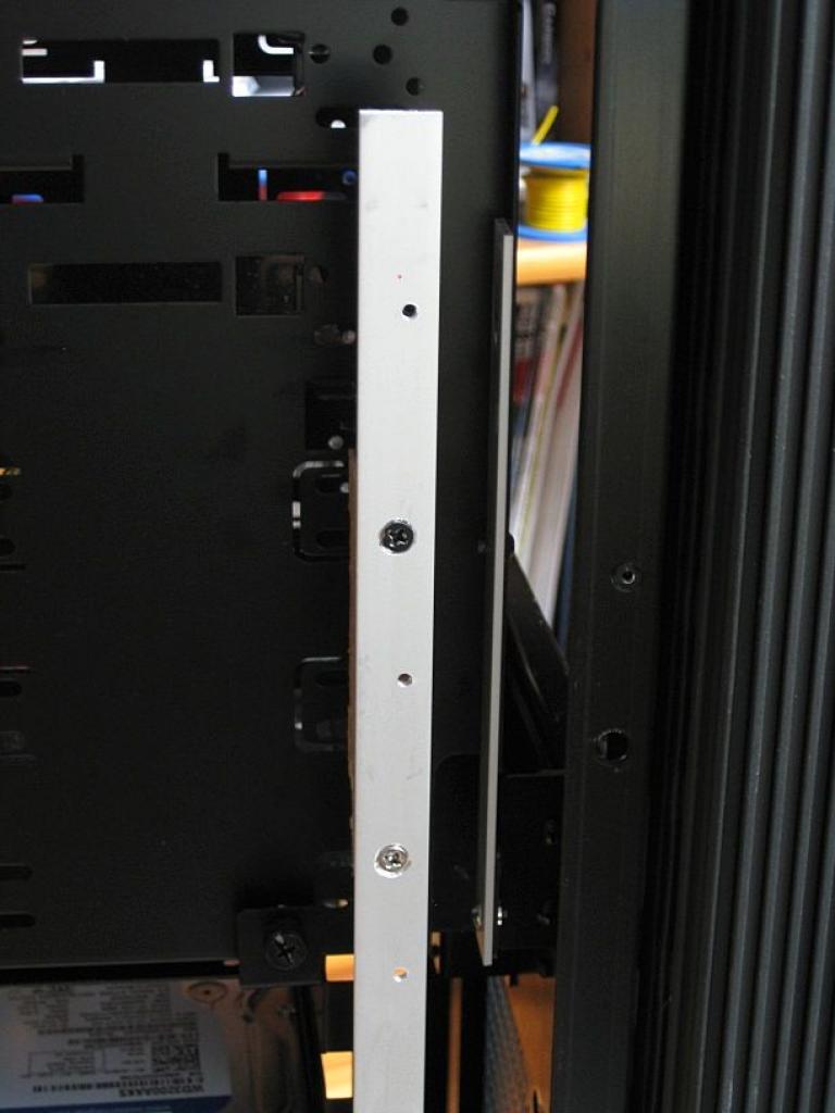 [26/11/2010] Luxuriöse Casemod eines Lian Li V2120X im Lochgitter-Design (28)