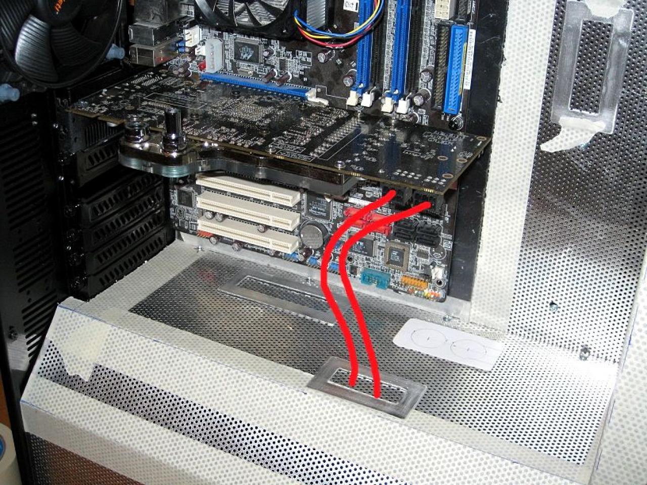 [26/11/2010] Luxuriöse Casemod eines Lian Li V2120X im Lochgitter-Design (36)