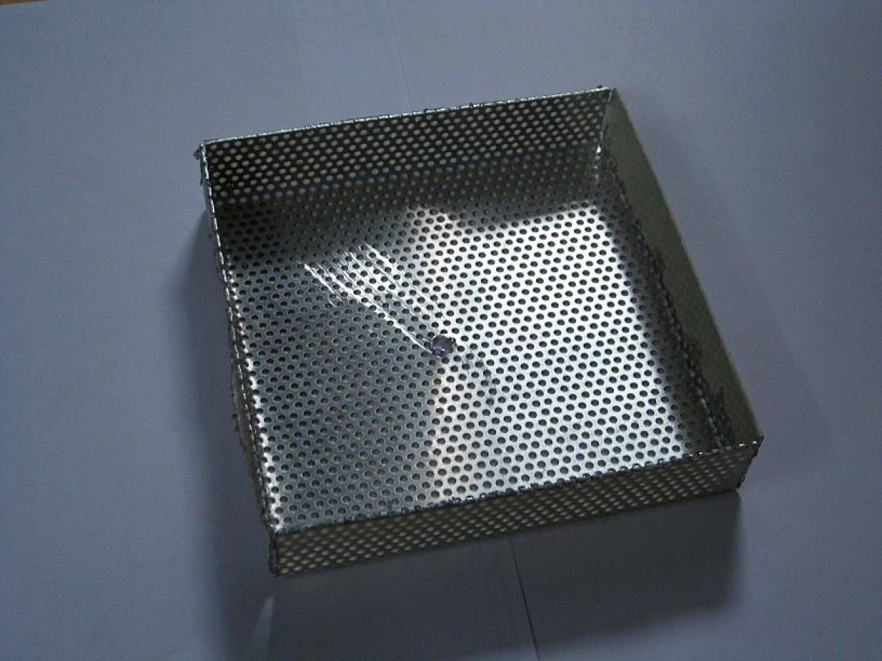 [26/11/2010] Luxuriöse Casemod eines Lian Li V2120X im Lochgitter-Design (47)