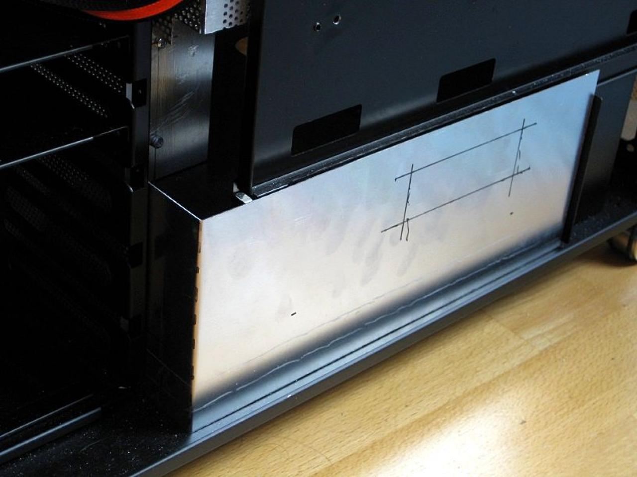 [26/11/2010] Luxuriöse Casemod eines Lian Li V2120X im Lochgitter-Design (62)